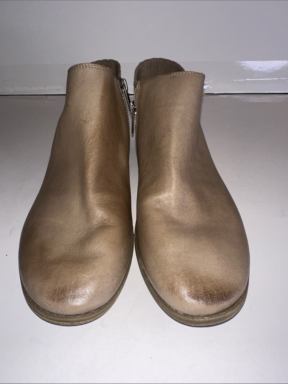 Kenneth Cole Reaction Vin Win Taupe Leather Ankle Booties